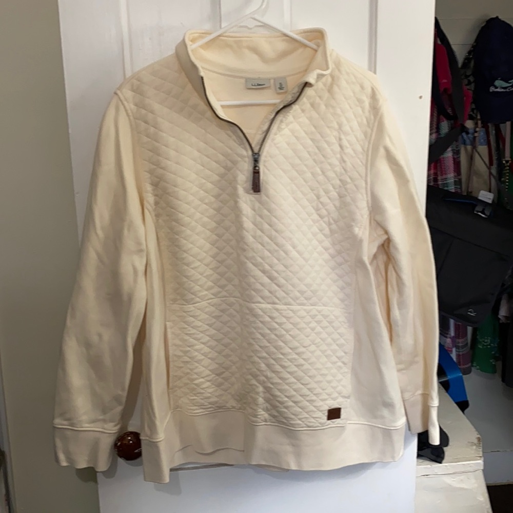 Cream colored Quiltedsweater